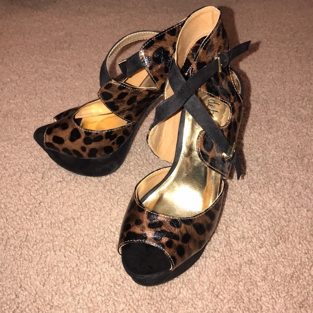 Platform cheetah peep-toe heels